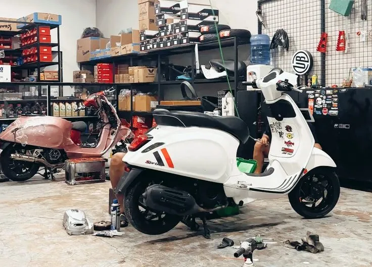 Proses Pemolesan Bodi Vespa Matic
